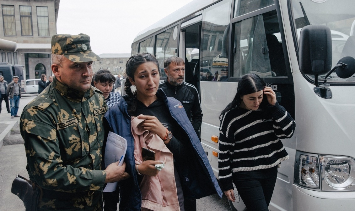 Nửa dân số Armenia ở Karabakh di tản, Azerbaijan bắt cựu thủ lĩnh ly khai